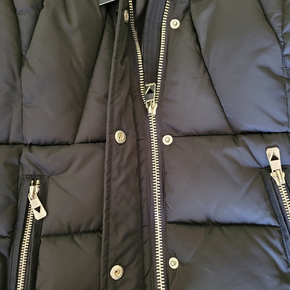 Brand new GUESS COAT - Picture 3 of 5